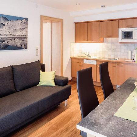 세르파우스 Haus Raetia 아파트 외부 사진